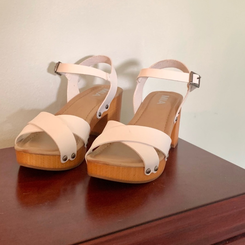 MIA White Womens Wood Heel Sandals